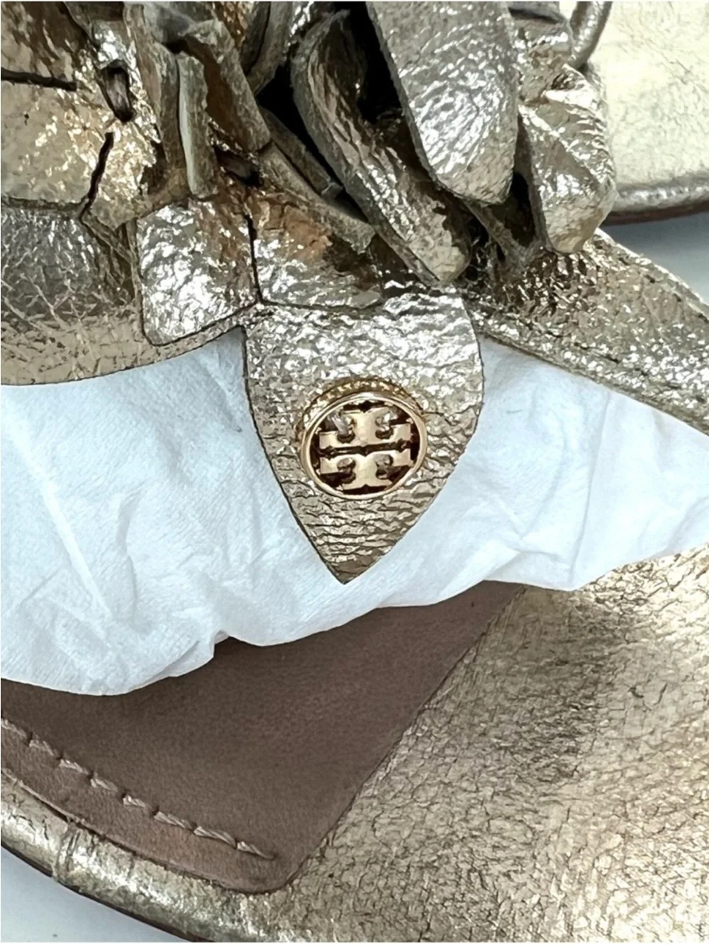 TORY BURCH Blossom Floral Gold Leather  Thong Flat Buckle Strap Sandals Sz 9 1/2